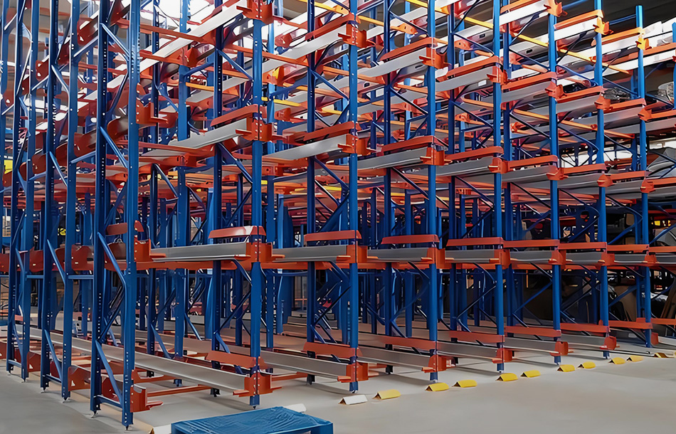 四向穿梭式貨架的優(yōu)缺點介紹