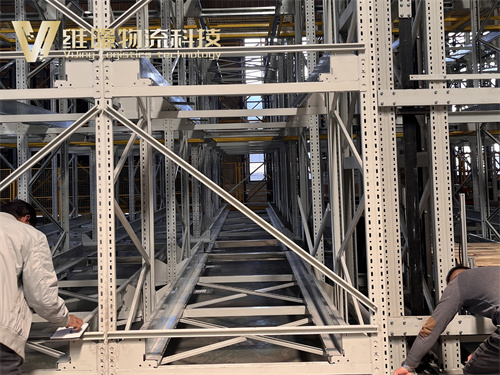 四向穿梭車倉庫